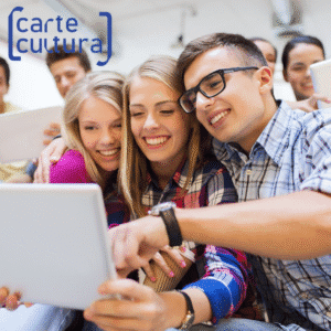 Intelligenza Artificiale: Un'Alleata per lo Studio e il Futuro Un corso intensivo di 5 giorni pensato per gli studenti delle scuole superiori, che desiderano comprendere e utilizzare l'Intelligenza Artificiale (AI) come strumento di supporto nello studio e nella vita quotidiana.