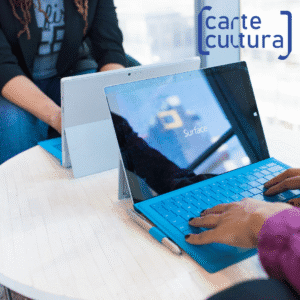 Digital Skills Bootcamp: Una settimana intensiva e coinvolgente pensata per studenti delle scuole superiori che vogliono acquisire competenze digitali utili per l’università e il mondo del lavoro. Attraverso attività pratiche e simulate, i partecipanti impareranno a utilizzare con efficacia strumenti Microsoft e Google (Word, Excel, PowerPoint, Google Docs e Fogli), con focus su funzionalità avanzate come Tabelle Pivot, Power Query, Power Pivot e Microsoft Teams. Il percorso include l’analisi di casi reali e attività guidate per sviluppare autonomia, organizzazione e collaborazione digitale. Una formazione concreta, pratica e orientata al futuro.