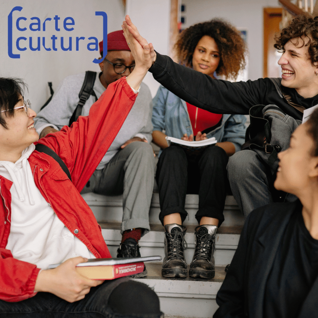 Supporto Scolastico Personalizzato Un percorso pensato per accompagnare gli studenti nel recupero e nel potenziamento delle materie scolastiche, con l’aiuto di docenti esperti e metodi su misura. Che si tratti di superare una difficoltà o di rafforzare le competenze, questo percorso aiuta i ragazzi a ritrovare sicurezza, metodo e motivazione nello studio.